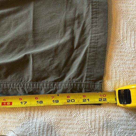 L.L. Bean Water -Repellant Comfort Trail Pants Mid-Rise Cropped Pants - Picture 11 of 14